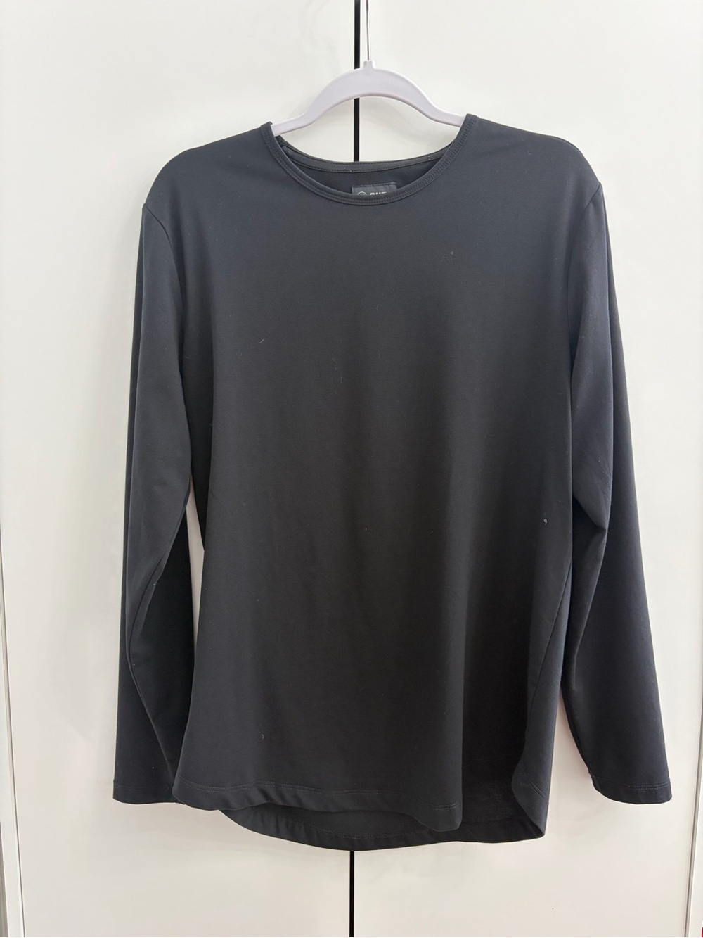Cuts Clothing Black Long-Sleeve Crew Shirt